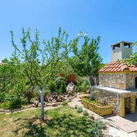 Two-bedroom Holiday In Holiday home Donji Karin