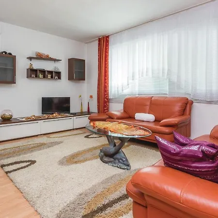 Two-bedroom Holiday In Nyaraló *