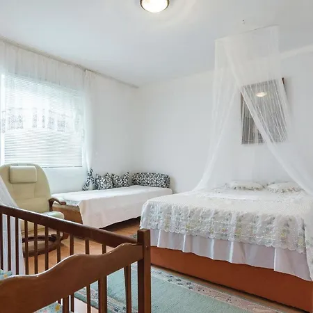 Two-bedroom Holiday In Nyaraló *